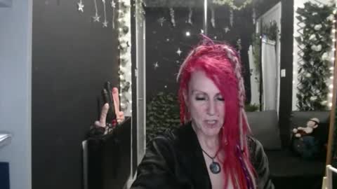 SaucySky online show from September 8, 9:25 pm