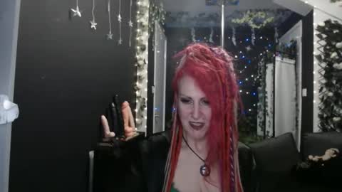 SaucySky online show from March 6, 9:31 pm