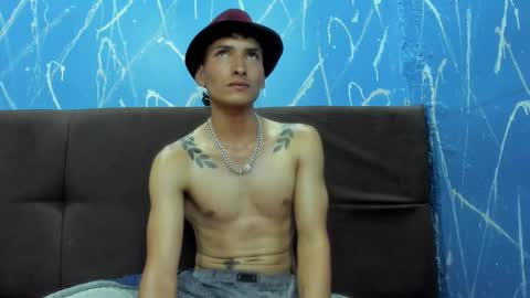 Snapshot of savagelover_ chatting on October 23, 12:05 am SavageLover online show from October 23, 12:05 am