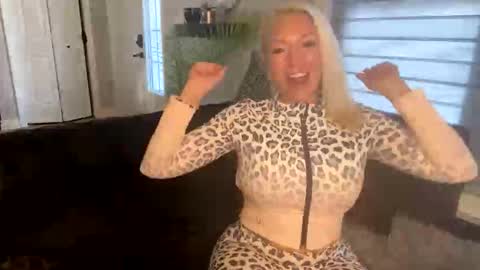 Savannah online show from November 28, 7:28 pm