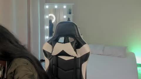 Savannahwildee online show from March 1, 11:28 am