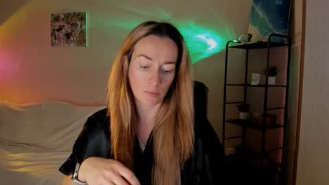 save the qween online show from November 17, 10:27 am