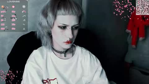 pronoun she. name Mary. age 21. online show from November 22, 3:04 pm