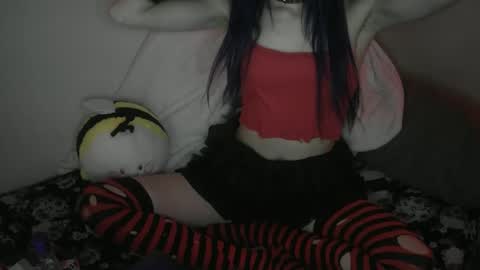 Snapshot of sc4r3d_v4mp chatting on December 23, 5:39 am Scary online show from December 23, 5:39 am