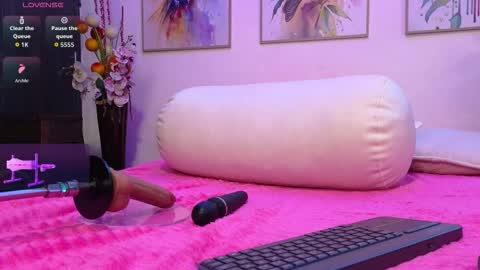 Scarlet online show from November 14, 3:56 pm