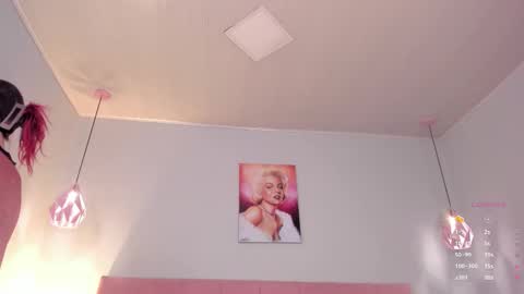 Scarlet  online show from October 30, 6:38 am