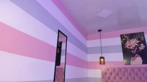 Scarlet  online show from November 25, 4:25 am