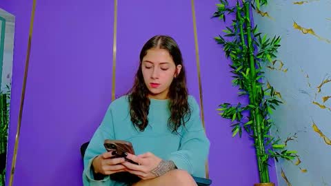 Snapshot of scarletjonesx chatting on September 22, 4:55 am Denis online show from September 22, 4:55 am