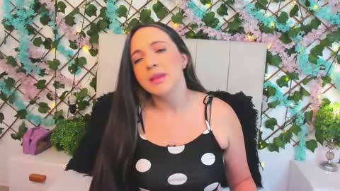 scarlet  online show from February 6, 12:19 pm