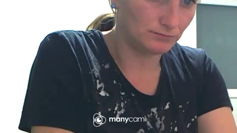 Snapshot of scarlett_queen01 chatting on October 23, 3:01 am scarlett_queen01 online show from October 23, 3:01 am