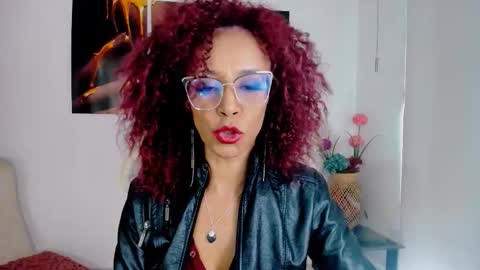 Snapshot of scarlettmalbec chatting on October 21, 9:30 pm Scarlett online show from October 21, 9:30 pm