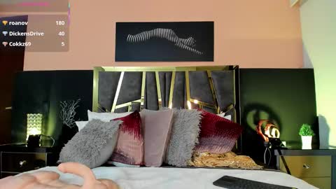 scarlettorres online show from December 16, 8:15 pm