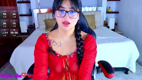 scarllet online show from December 22, 12:19 pm