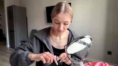 Kate online show from February 28, 1:10 pm