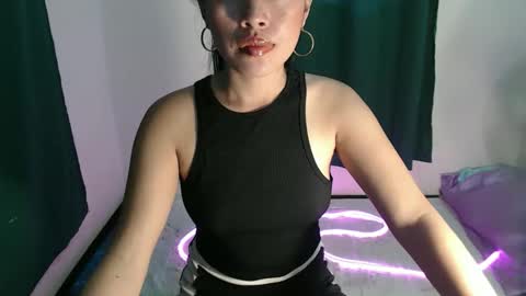 Snapshot of seductive_chailyn chatting on October 17, 7:33 am just call me baby online show from October 17, 7:33 am