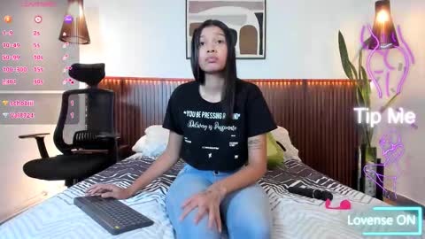 Selena online show from December 5, 2:07 pm