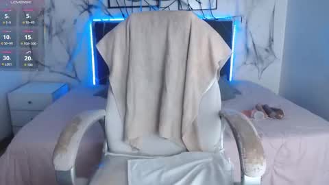 Selena online show from October 26, 6:58 pm