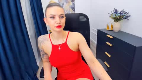 selenaemoore online show from February 21, 6:47 am