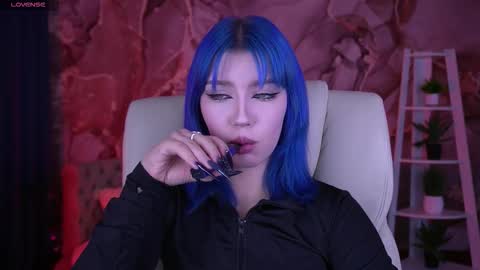 selenairis online show from December 17, 10:14 pm