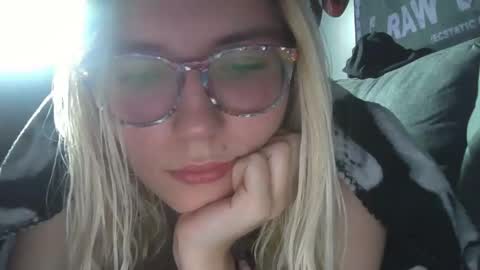 Selene online show from January 1, 2:20 pm