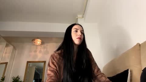 selinn11 online show from November 18, 9:43 am