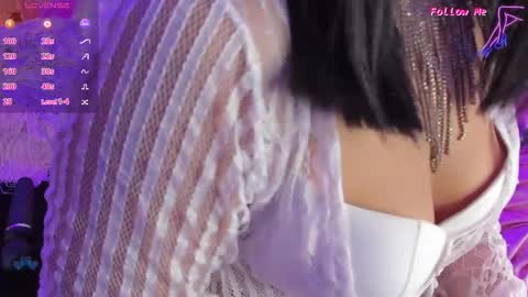 Sennia online show from November 7, 3:06 pm