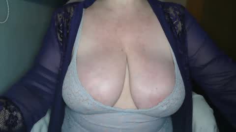 Snapshot of sensual_cris chatting on March 2, 8:46 pm CRIS  online show from March 2, 8:46 pm