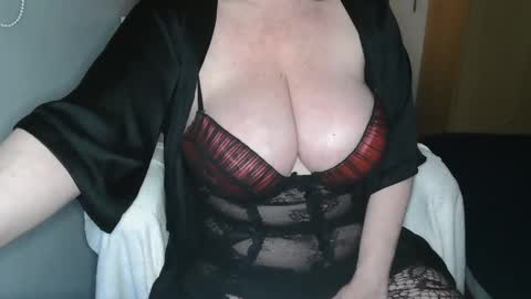 Snapshot of sensual_cris chatting on January 25, 9:57 pm CRIS  online show from January 25, 9:57 pm
