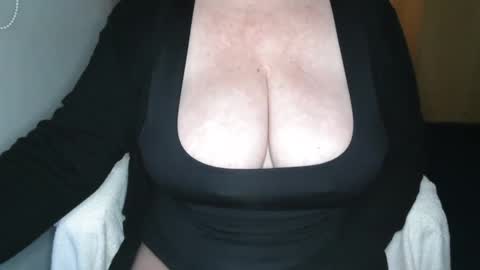 Snapshot of sensual_cris chatting on February 3, 4:31 pm CRIS  online show from February 3, 4:31 pm
