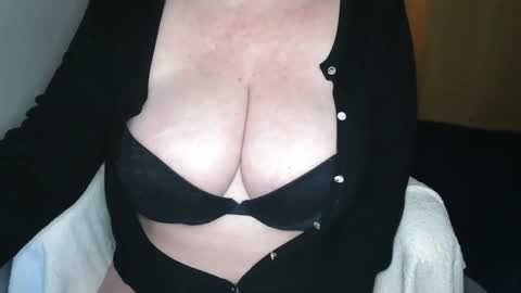 Snapshot of sensual_cris chatting on February 4, 3:57 pm CRIS  online show from February 4, 3:57 pm