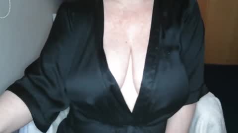 Snapshot of sensual_cris chatting on January 31, 9:48 am CRIS  online show from January 31, 9:48 am