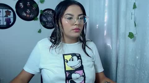 Camille and sophie online show from November 20, 7:15 pm