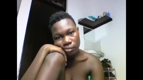 Snapshot of sexqueen02 chatting on December 31, 12:32 am sexqueen02 online show from December 31, 12:32 am