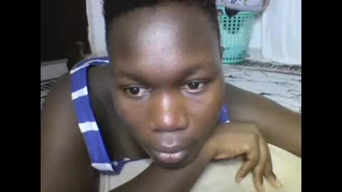 Snapshot of sexqueen02 chatting on February 19, 12:35 am sexqueen02 online show from February 19, 12:35 am