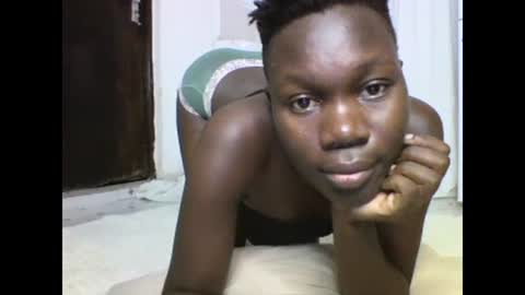 Snapshot of sexqueen02 chatting on February 8, 11:57 pm sexqueen02 online show from February 8, 11:57 pm