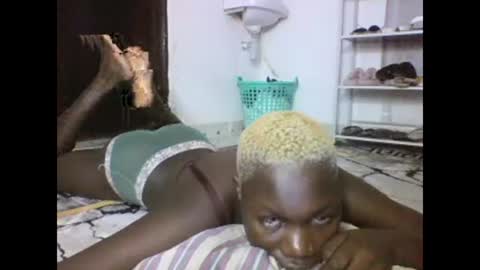 Snapshot of sexqueen02 chatting on March 5, 11:38 am sexqueen02 online show from March 5, 11:38 am