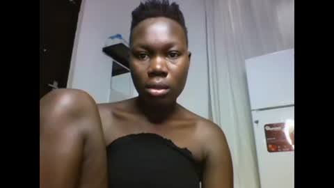 Snapshot of sexqueen02 chatting on February 7, 5:41 am sexqueen02 online show from February 7, 5:41 am