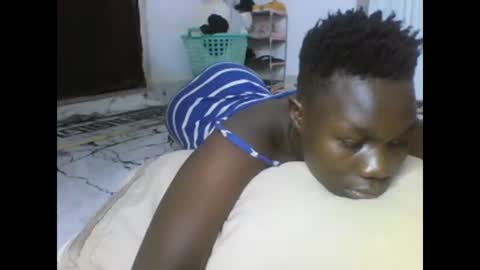 Snapshot of sexqueen02 chatting on February 17, 11:11 pm sexqueen02 online show from February 17, 11:11 pm