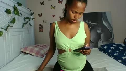 Snapshot of sexttiana_ebony chatting on March 10, 8:39 am sexttiana_ebony online show from March 10, 8:39 am
