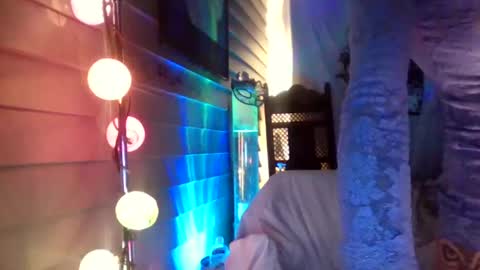 Leeah CloudZzz online show from September 28, 12:10 pm