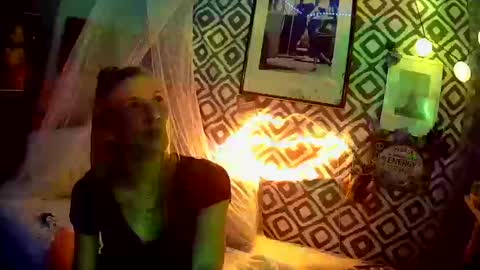 Leeah CloudZzz online show from October 16, 8:28 am