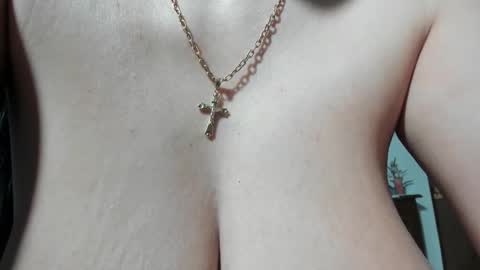 Snapshot of sexxymeriemm chatting on October 21, 6:12 pm sexxymeriemm online show from October 21, 6:12 pm