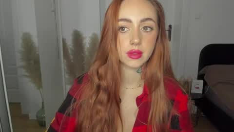 C o r a l i e online show from November 17, 2:40 pm