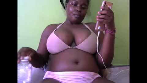 Snapshot of sexy_divana chatting on January 22, 8:51 am sexy_divana online show from January 22, 8:51 am