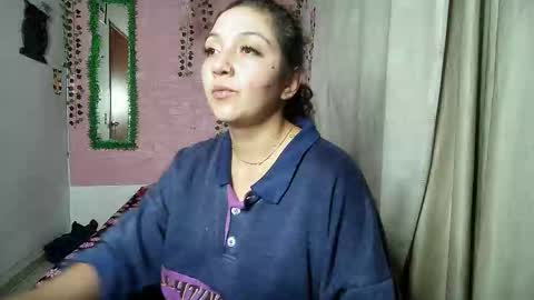 sexy lolas online show from December 17, 5:00 am