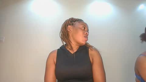 sexy_lyna online show from February 2, 1:37 am