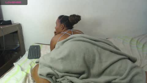 Jhoana online show from December 20, 1:25 am