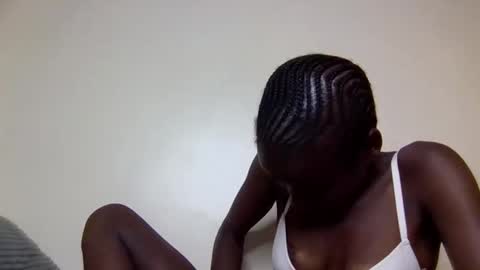 sexy_petittie online show from October 30, 7:15 pm