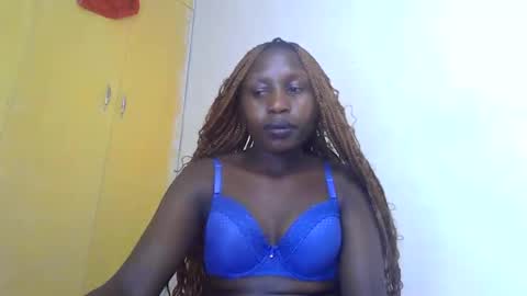 Snapshot of sexy_queenebony chatting on October 13, 5:15 pm sexy_queenebony online show from October 13, 5:15 pm