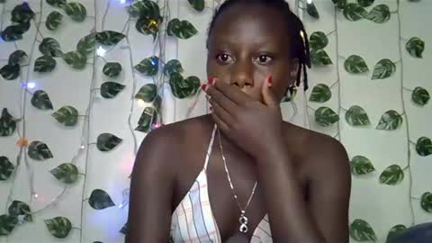 Snapshot of sexybree_love chatting on December 17, 12:12 am sexybree_love online show from December 17, 12:12 am